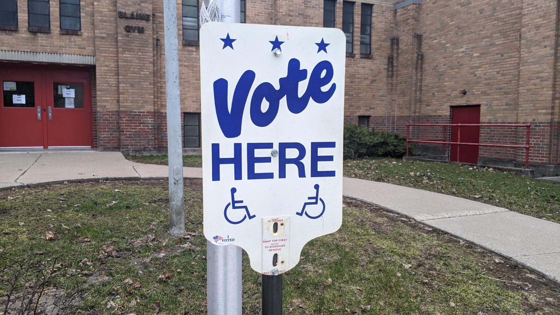 Wisconsin election officials skeptical of proposed early-voting mandate for municipalities